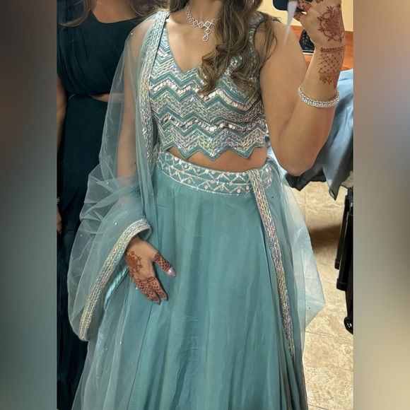 Pastel indian wedding Lengha blue/silver - Picture 2 of 2